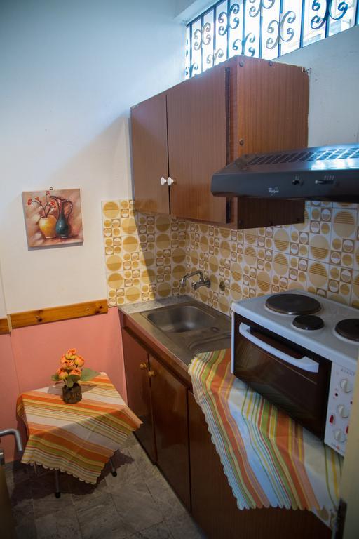 Golden Sun Rooms Pyrgi Thermis الغرفة الصورة